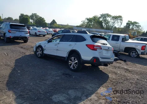 2018 Subaru Outback 3.6R Limited z USA, uszkodzony, nr VIN 4S4BSENC3J3222448
